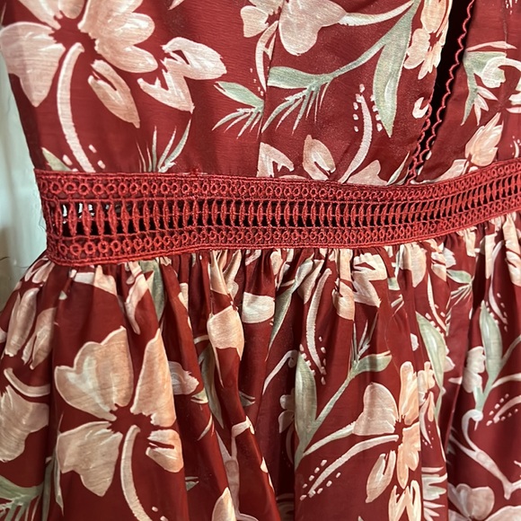 True decadence Burgundy Organza midi dress US4 - Picture 9 of 17